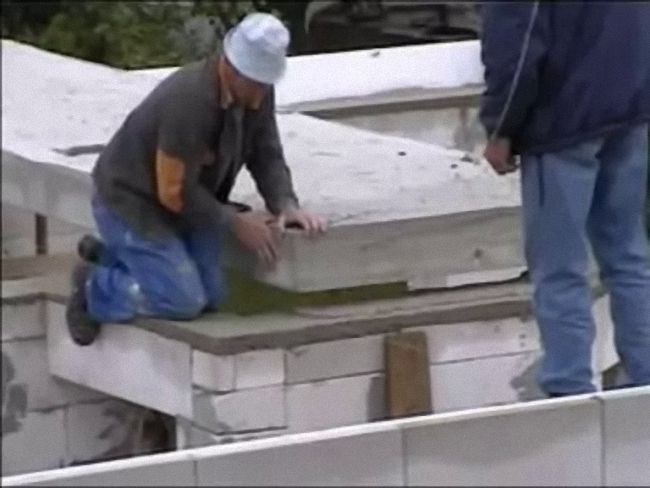 it stropne panely montaz po